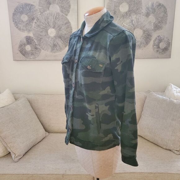 O'NEIL | 'Skylar' Camo Fleece Shirt Jacket - [size XS in Green] - Picture 8 of 14